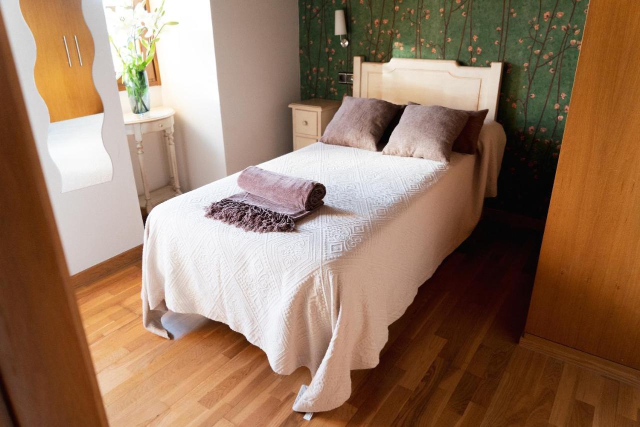 Hostal Pension Artilleiro Santiago de Compostela Exterior photo
